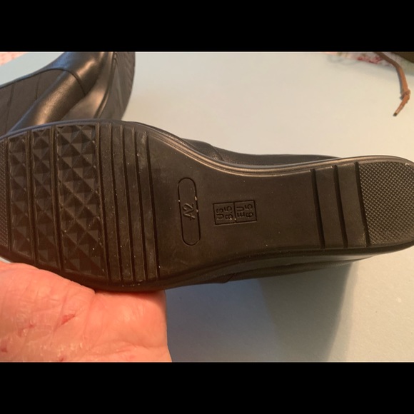 Black Ankle Boots - Picture 4 of 4